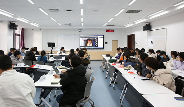 8ba35cdd5e334dabb2f4a88d9c888187.jpg 青马班与克校区连线交流环节.jpg