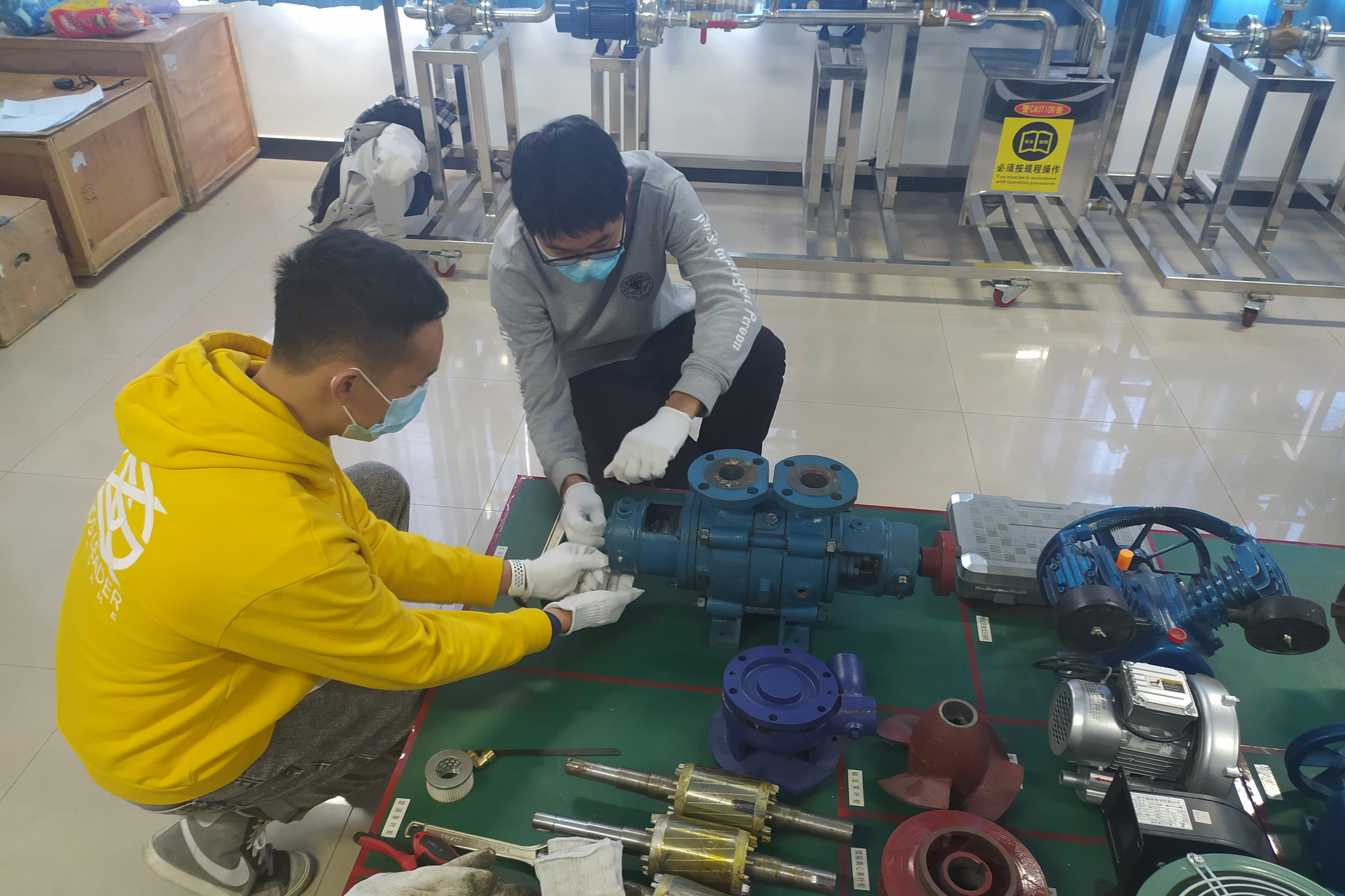 6e8521a87bb542f097208b60ed6e843e.jpg 6e8521a87bb542f097208b60ed6e843e.jpg