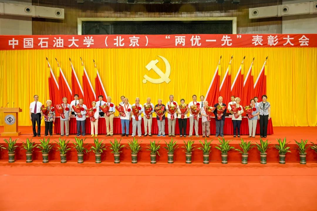 6d69e21852d14aef81b143cf0357dc76.jpg 6d69e21852d14aef81b143cf0357dc76.jpg