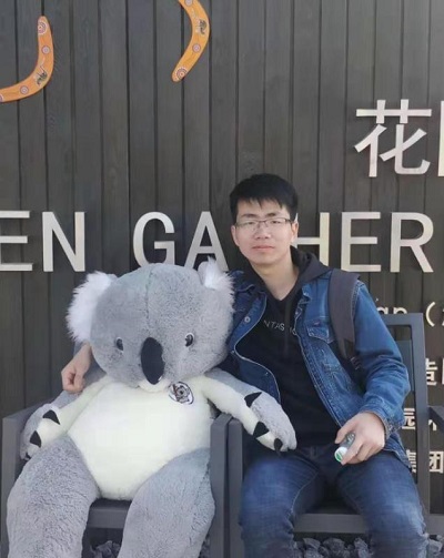 f55d98f52207424798bf4a25b299ecfc.jpg 硕士+2018212012+付世豪+生活照.jpg