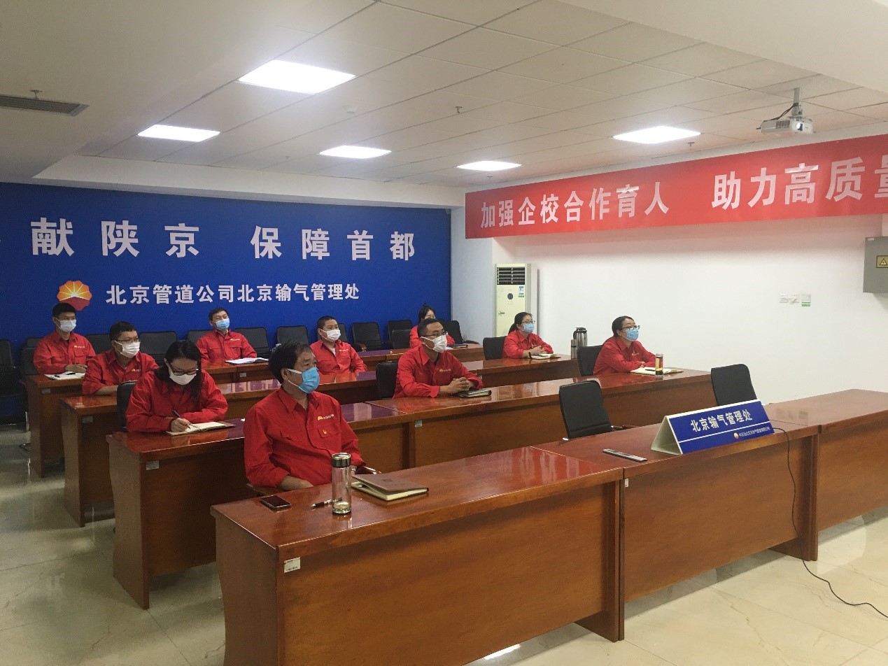 c72bed657be84bfaa52e293e26816c60.jpg c72bed657be84bfaa52e293e26816c60.jpg